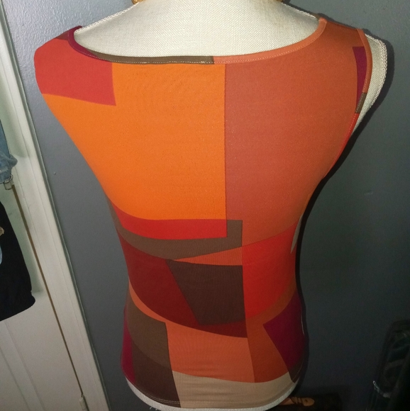 Woman's Top - Picture 3 of 3